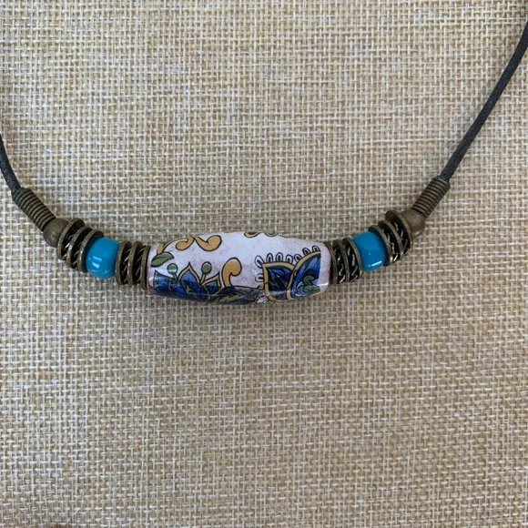 70’s Hippie Necklace - Picture 2 of 10